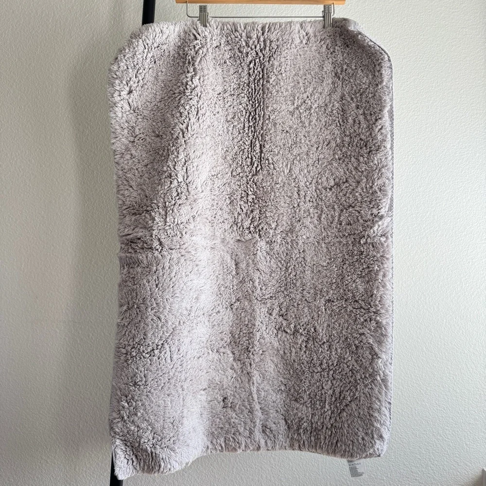 H&M bath mat